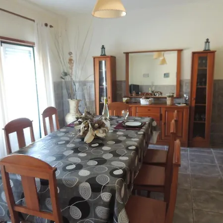 Hébergement de vacances Paredes Da Vitoria Senhora da Vitoria