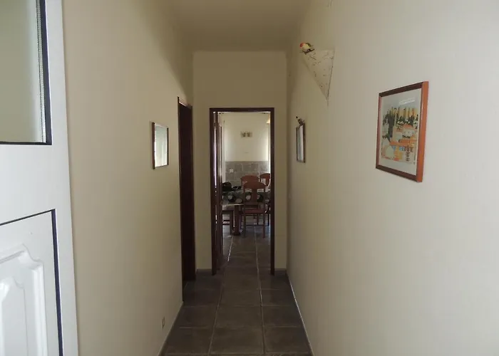 Paredes Da Vitória *